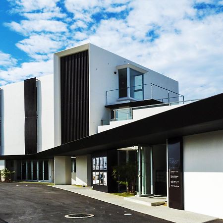 Transit Overnight Hotel Yomitan Buitenkant foto