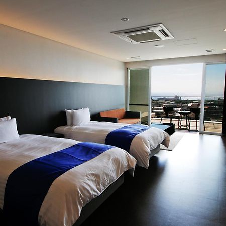Transit Overnight Hotel Yomitan Buitenkant foto