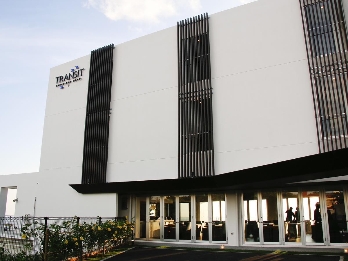 Transit Overnight Hotel Yomitan Buitenkant foto